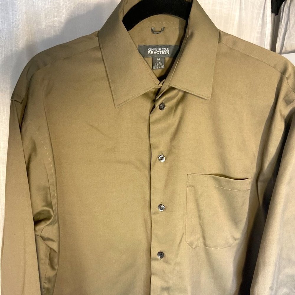 Kenneth Cole Reaction Men's M 15 1/2 32-33 Sand Non-Iron Long Sleeve Button Down